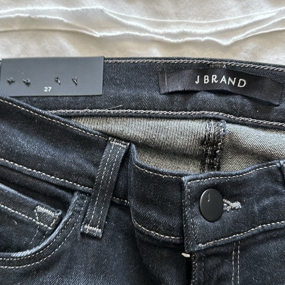 NWT J BRAND low rise crop size 27.  Color silencia. - Picture 6 of 6